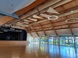 Neues Licht in der Gemeindehalle